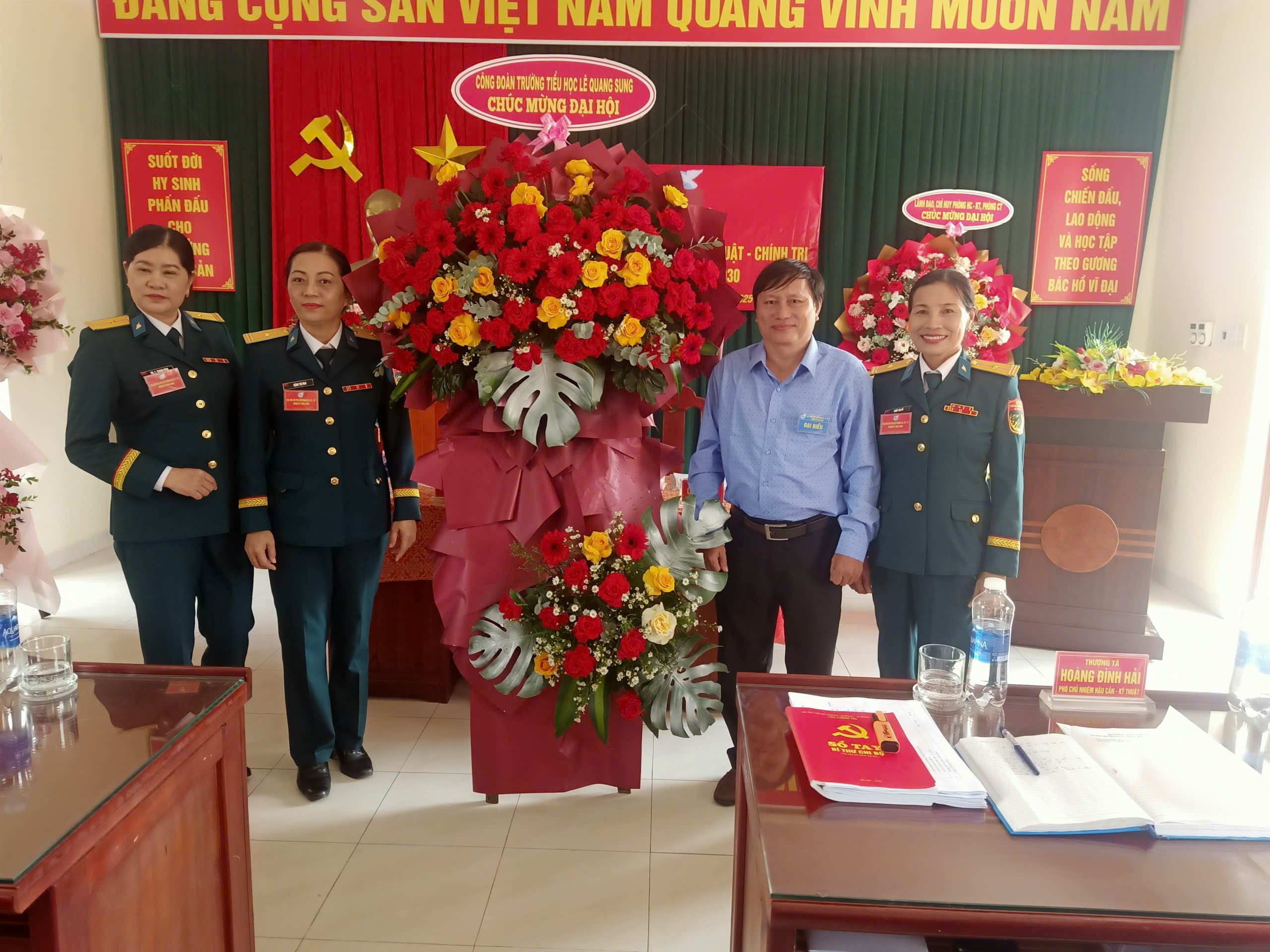 Tham dự Đại hội phụ nữ nhiệm kỳ 2025-2030  của đơn vị Kết nghĩa Sư đoàn 375